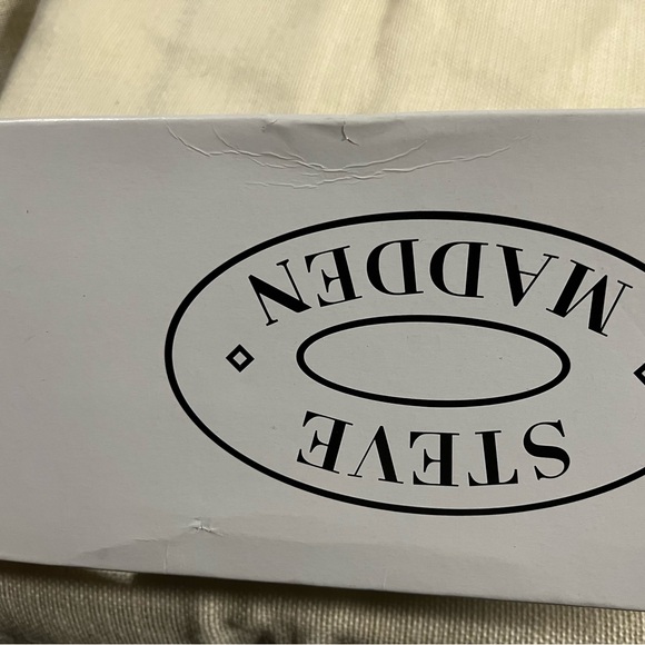 Steve Madden Talent-R Silver Rhinestone Flats, NIB - Picture 9 of 9